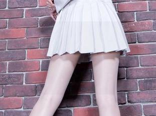 Beautyleg – 在Grace的棉袜世界里，光影和温暖交织，快来围观这个神奇的图片分享！