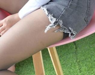 IESS异思趣向 – 想偷跑到小婕的全集：桥上的美女真是个魅力炸弹！