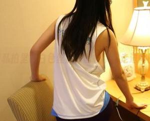 ROSI私拍里的白色丝袜，图包带你走进她的世界