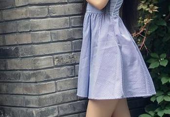 TouTiao头条女神 – 杨曼妮裤里丝套图：在光影交错中起舞