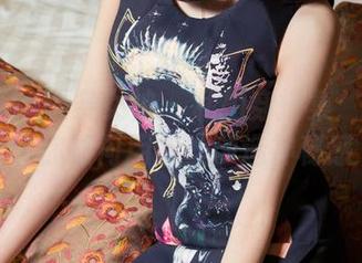 TouTiao头条女神 – 私拍穿搭集：王一涵教你如何用灰丝创造神秘感