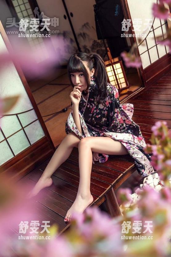 TouTiao头条女神 - 资源扎堆！艾小青与茶水间OL的轻松午后图包