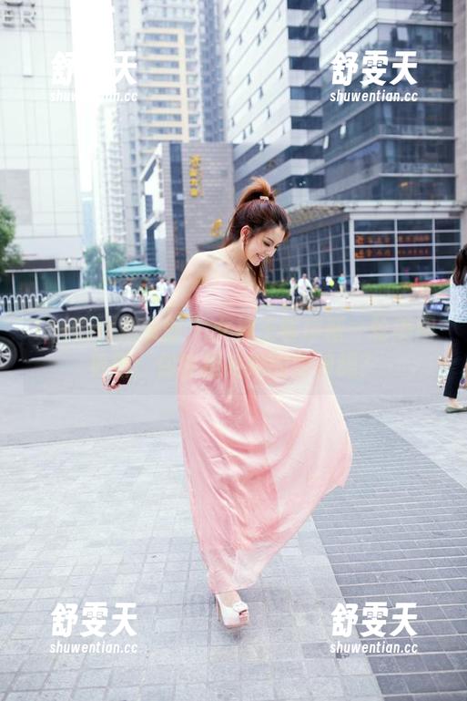 TuiGirl推女郎-王馨瑶 TuiGirl推女郎 - 女神王馨瑶新一轮美图更新:你能拒绝她的眼神吗?