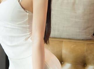 UGirls尤果网 – 玩转红裙：唐溪若全套图集中藏着多少秘密与诱惑？