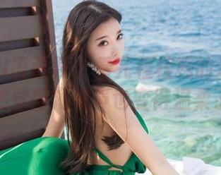 XIAOYU语画界 – 看完程程程的泳装套图，突然觉得海浪声也变得温柔了不少