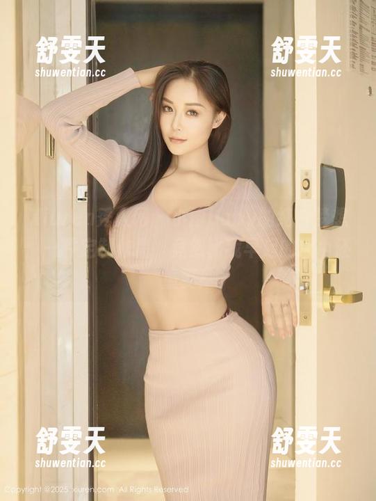 Xiuren秀人网 - 小雨baby的纯白梦想：一件定制作品，竟然比我早起的理由还重要！