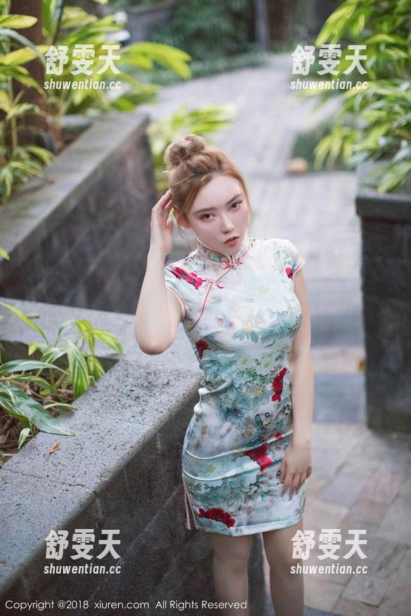 Xiuren秀人网-杨晨晨Yome Xiuren秀人网 - 与杨晨晨Yome一起畅游:泳衣高清写真集,夏日气息扑面而来!