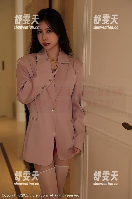Xiuren秀人网 - 王馨瑶yanni丝袜美臀，在线高清：季节限定，快来围观！