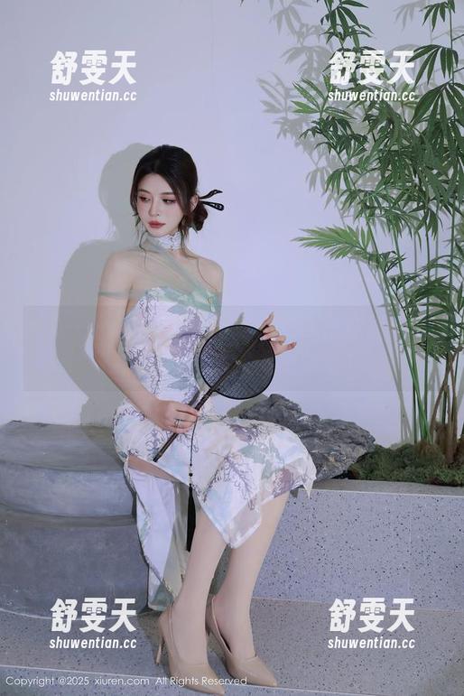 Xiuren秀人网 - 网袜下的秘密花园：赵万灵的神秘图片下载体验！