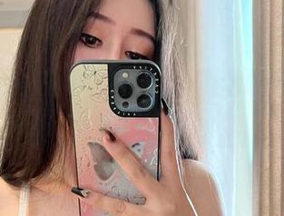 微密圈 – 不爱笑的赛琳长腿最新曝光，资源推荐，备好纸巾，别问我干嘛！