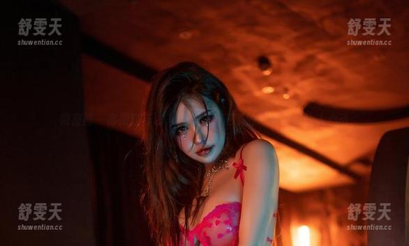 微密圈 - 高跟鞋与迷人姿态：于芷晴的写真图册让人心动
