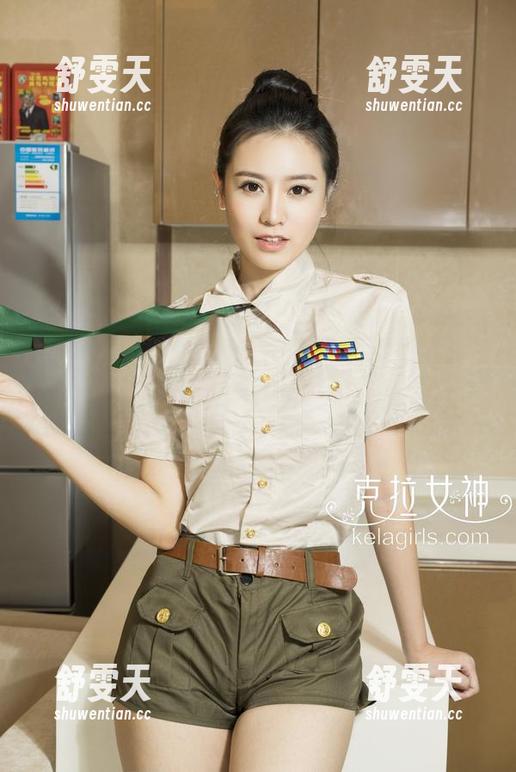 克拉女神 - 僮僮的网袜图集：看一眼，就再也移不开目光的诱惑！
