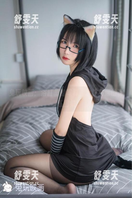 兔玩映画：浴缸里的写真，水波荡漾的诱惑图集