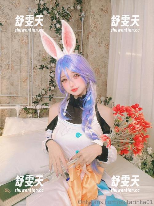冲田凛花rinka创作：阿比盖尔·威廉姆斯的泳装写真更新，水波荡漾！
