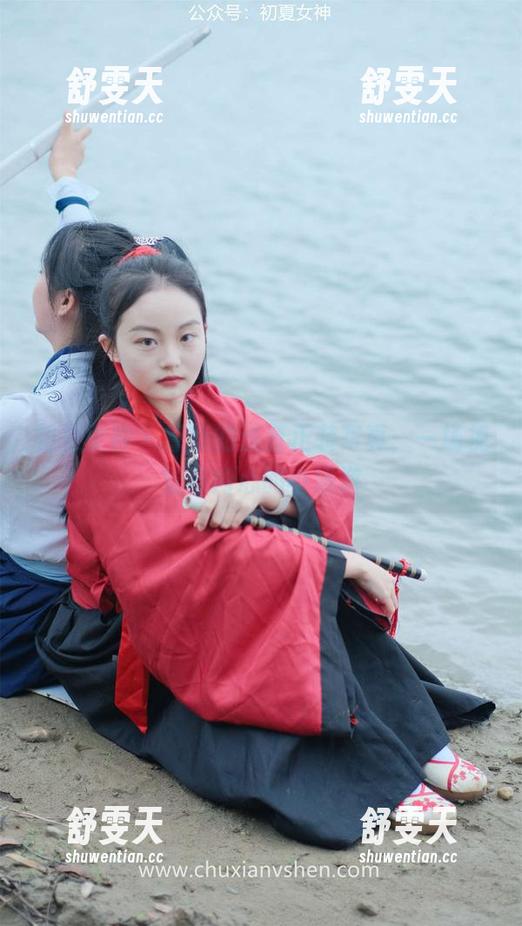 初夏女神 - 点点的浅蓝正装写真，一场视觉与内心的小漫游