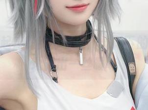 千阳快起床兔女郎写真：光影下的秘密，透露出一丝暧昧