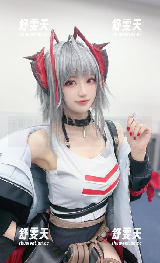 千阳快起床兔女郎写真：光影下的秘密，透露出一丝暧昧