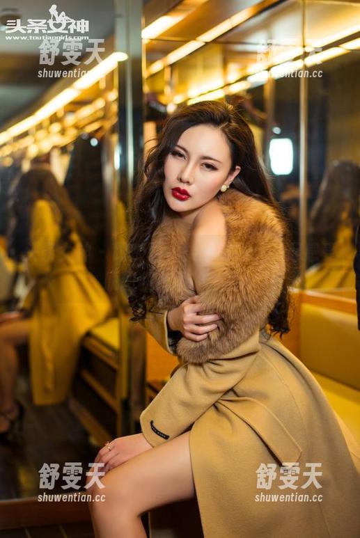 头条女神 - 跟随张梓柔的妹妹，一起感受原图和套图的魅力！