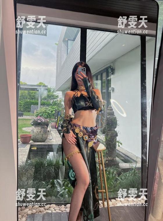 小玉吃果冻 微密圈 - 玩转皮衣的时尚气息:小玉吃果冻壁纸合集,谁能抗拒?