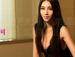尤果网 – 图包更新：布莱尔昆娜的白裙探险，满城花香随风
