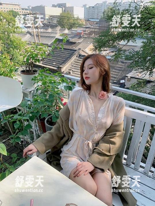 微密圈 - 想知道全套厨娘的秘密吗？就是阿朱啊的图片告诉你！