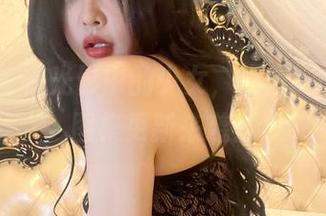 微密圈 – 在光影中的少女，张鑫baby的新图集更新来袭！