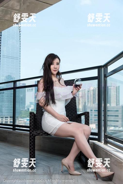推女神-思淇Sukiii 推女神 - 思淇Sukiii美脚的秘密:在轻盈的瞬间发现别样的魅力