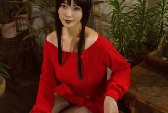 星澜想来杯珍珠奶茶新作：她真懂网袜的魅力，美图出炉！