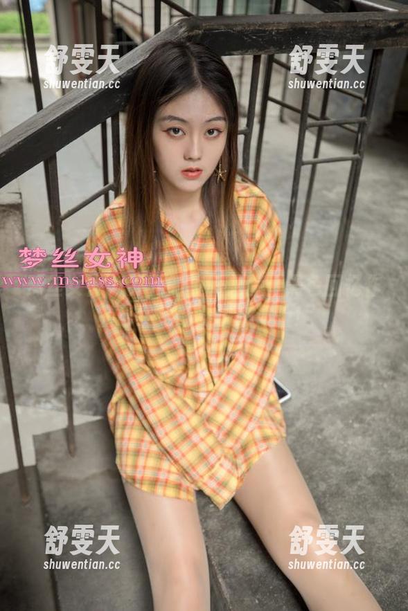 梦丝女神 - 乔儿的校服之旅：黑色回忆作品已经更新，快来体验！