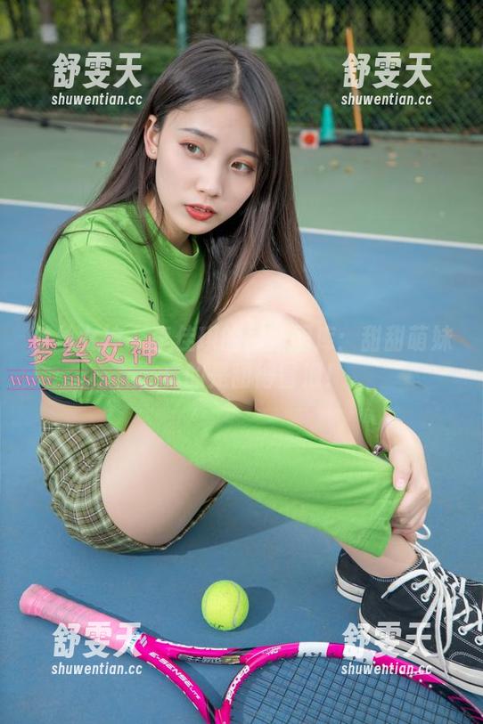 梦丝女神 - 李佳琪的最新图库：甜甜萌妹，真的是甜得冒泡！