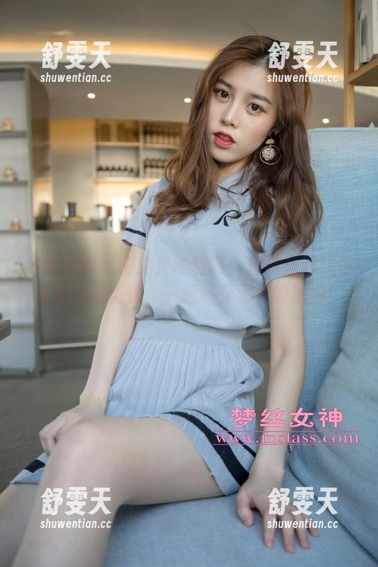 梦丝女神 - 海边灵唯写真：把网盘当成你的私人展览馆，一起感受海风的魅力！