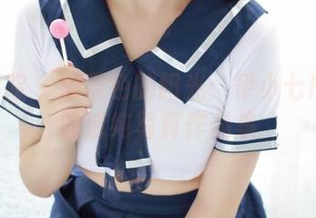 模范学院 – 糖果色的阳光：伊小七MoMo的清纯写真作品集