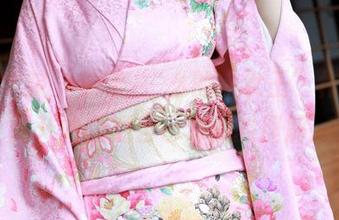 模范学院 – 看了婠婠么的“女王”作品，我开始怀疑自己对美的理解。