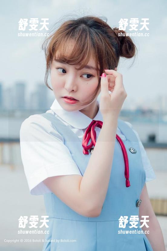 波萝社 - 柳侑绮Sevenbaby的七宝最新写真：我为什么会盯着屏幕发呆？