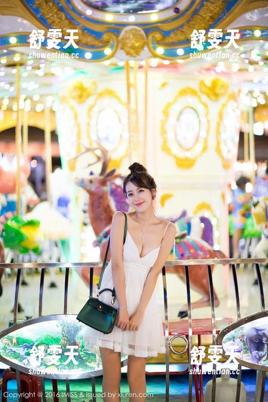 爱蜜社 - Flower朱可儿带你入内，最新图集更新——秘而不宣的秘书游戏
