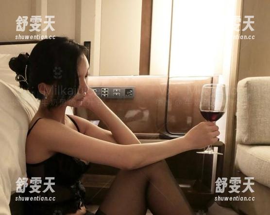 微密圈 - 高跟鞋下的牛奶里的果汁：无圣光，每一张都是美图！