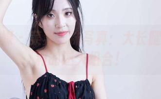 物恋传媒 – 菜菜网袜写真：大长腿与小福利的逆天组合！