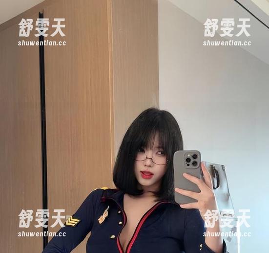 琳铛铛 微密圈 - 琳铛铛的少女色彩:美图拼贴成梦,怎能不让人心动?