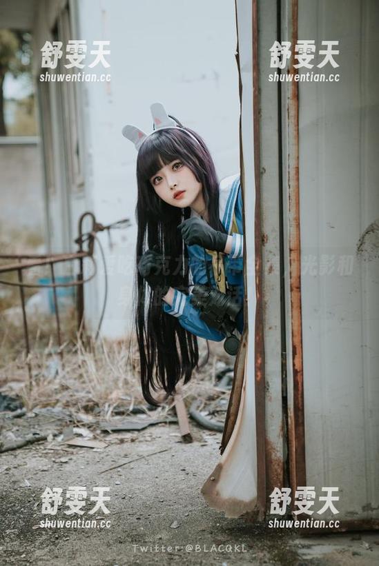 看！白莉爱吃巧克力的吊带全集，光影和身体的完美对话！