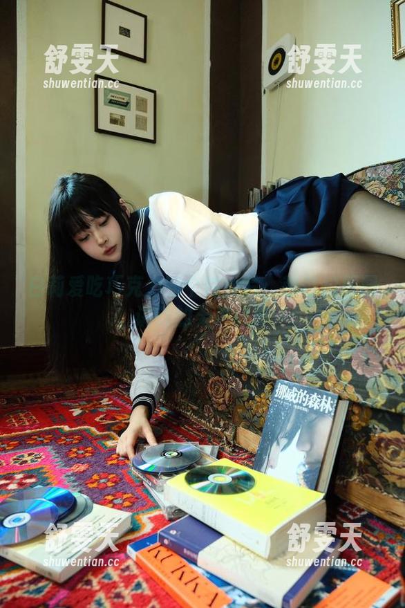 白莉爱吃巧克力的个性大片：芭芭拉原图讲述的无声故事