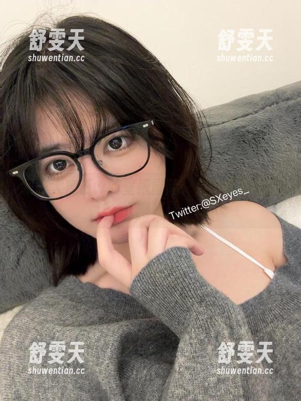 眼酱大魔王w的壁纸冒险：定制女仆写真大揭秘！