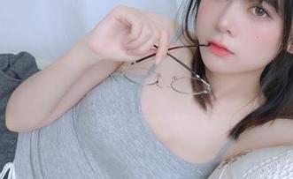眼酱大魔王w的蕾丝写真，免费下载中，快来找乐子！