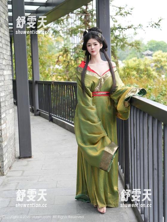 秀人网 - 奈汐酱nice的办公室写真：哦，这资源我太喜欢了！