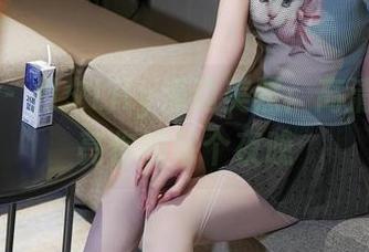 秀人网 – 月夕Lily海边美照：高清图片照亮你的每个夜晚