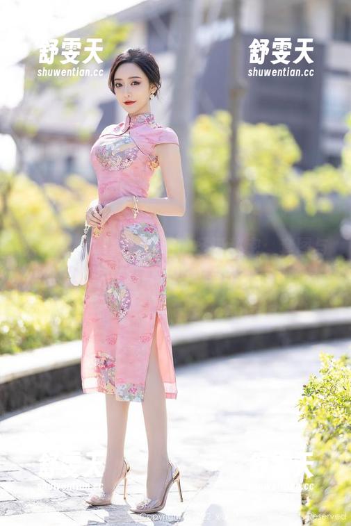秀人网-林星阑 秀人网 - 一探林星阑的圣诞秘密:套图与写真的极致互动