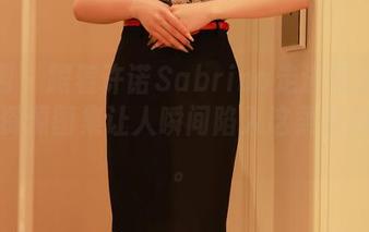 秀人网 – 跟着许诺Sabrina走进黑丝的世界，资源图集让人瞬间陷入这柔滑的陷阱。
