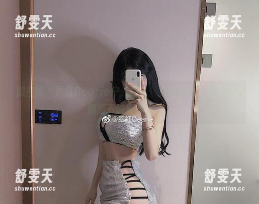 脸红Dearie 微密圈 - 脸红Dearie户外图包:走出房门,看看阳光照耀下的别样自己。