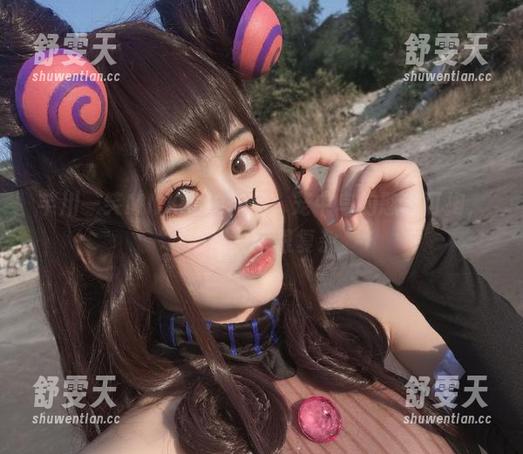 芊川一笑MNK私拍作品：笼中鸟的憨态可掬，心情其实很复杂