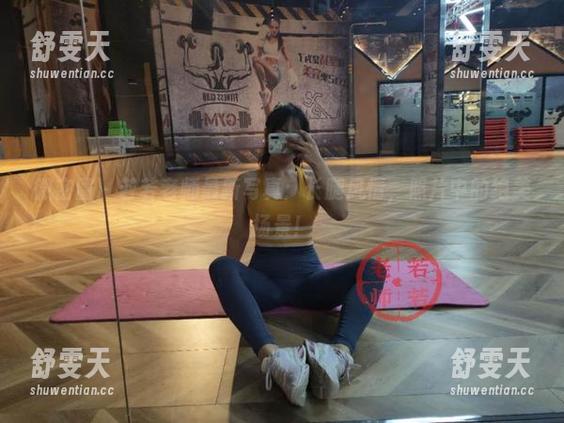 微密圈 - 若若老师最新写真：长腿风情，照片中的绝美场景！