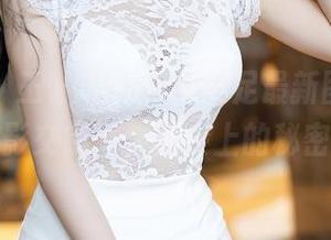 语画界 – 王馨瑶yanni美足最新图册：光影交错间，足尖上的秘密
